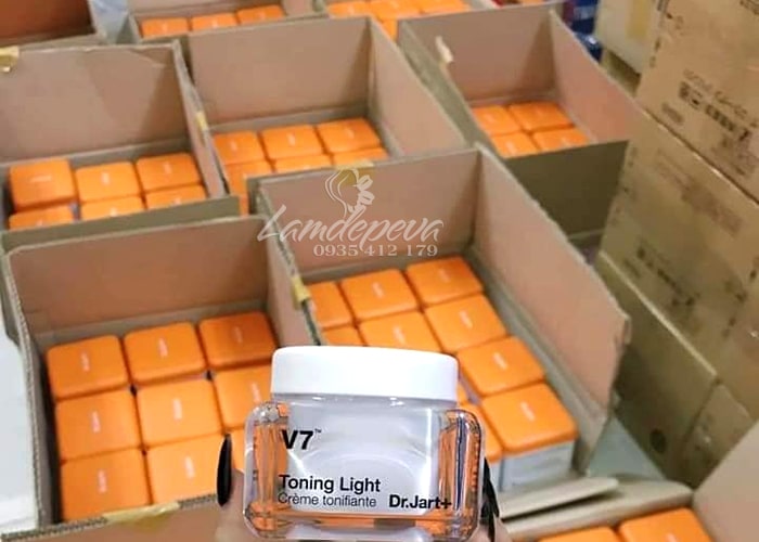 kem-duong-trang-da-v7-toning-light-dr-jart-50ml-han-quoc-7.jpg