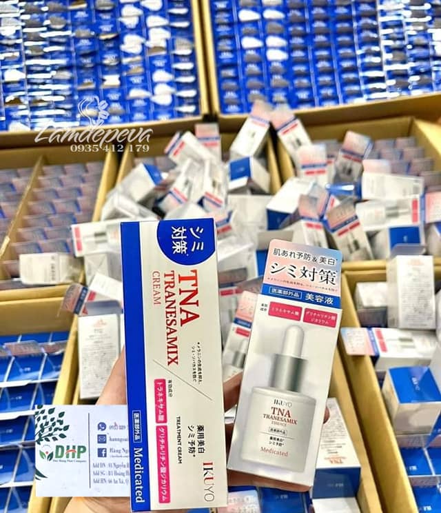 Serum đặc trị nám trắng da TNA Tranesamix Essence Nhật Bản 90