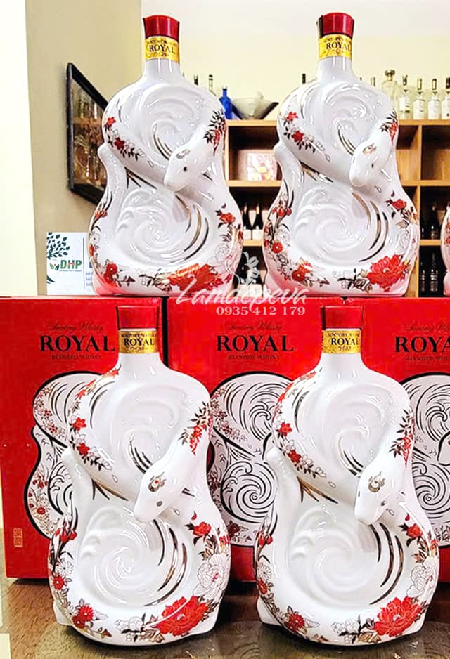Rượu hình con rắn Suntory Whisky Royal Nhật Bản đón Tết 2025 0